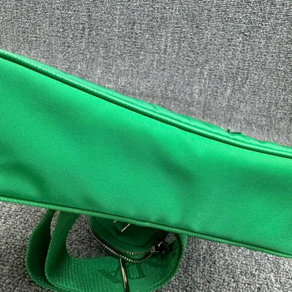PRADA Re-edition Green W/P Nylon Shoulder Bag ccofb799-102525 - Picture 7 of 14